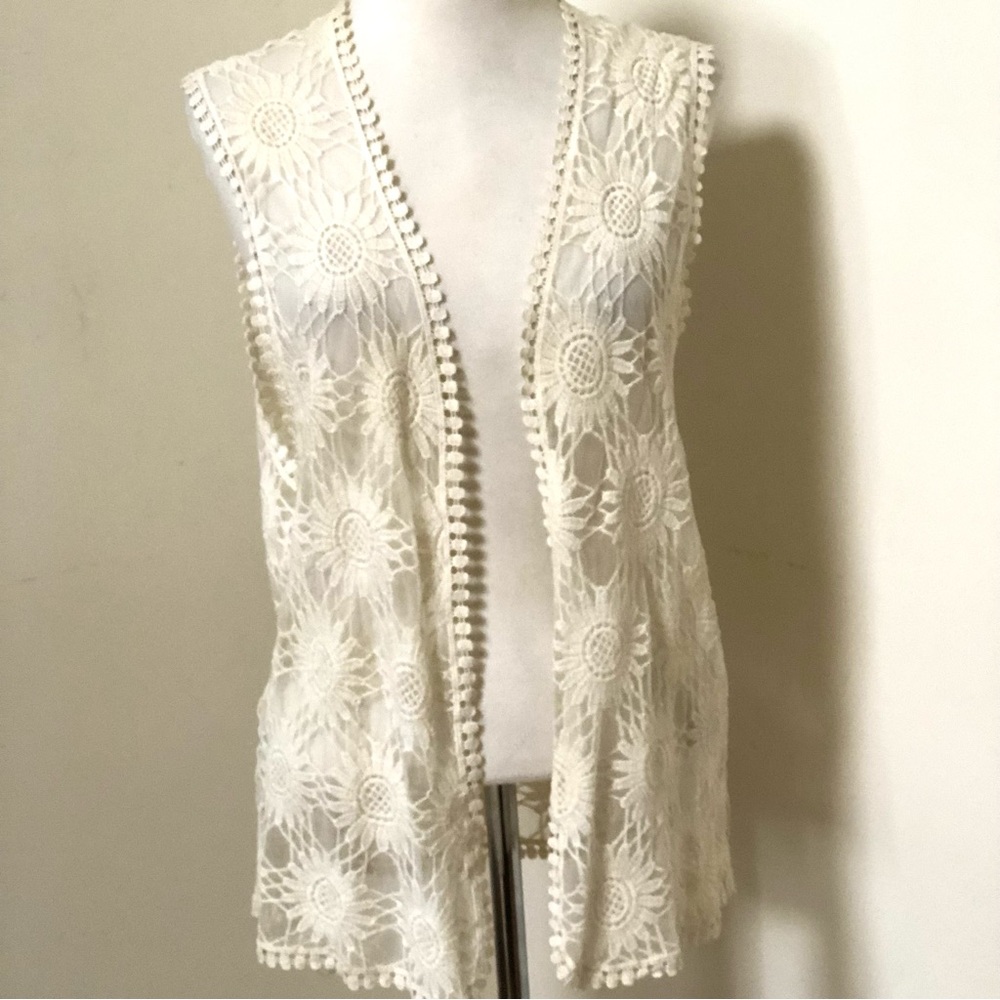 Lace Vest By Nabee